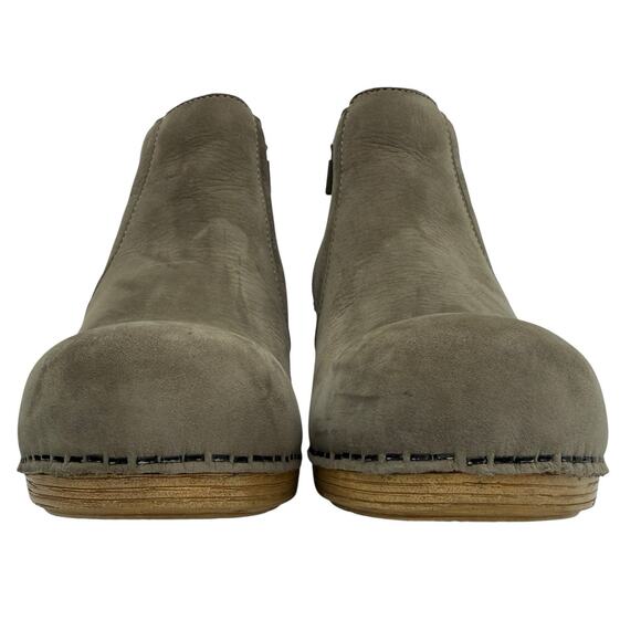 Boots - Picture 4 of 7